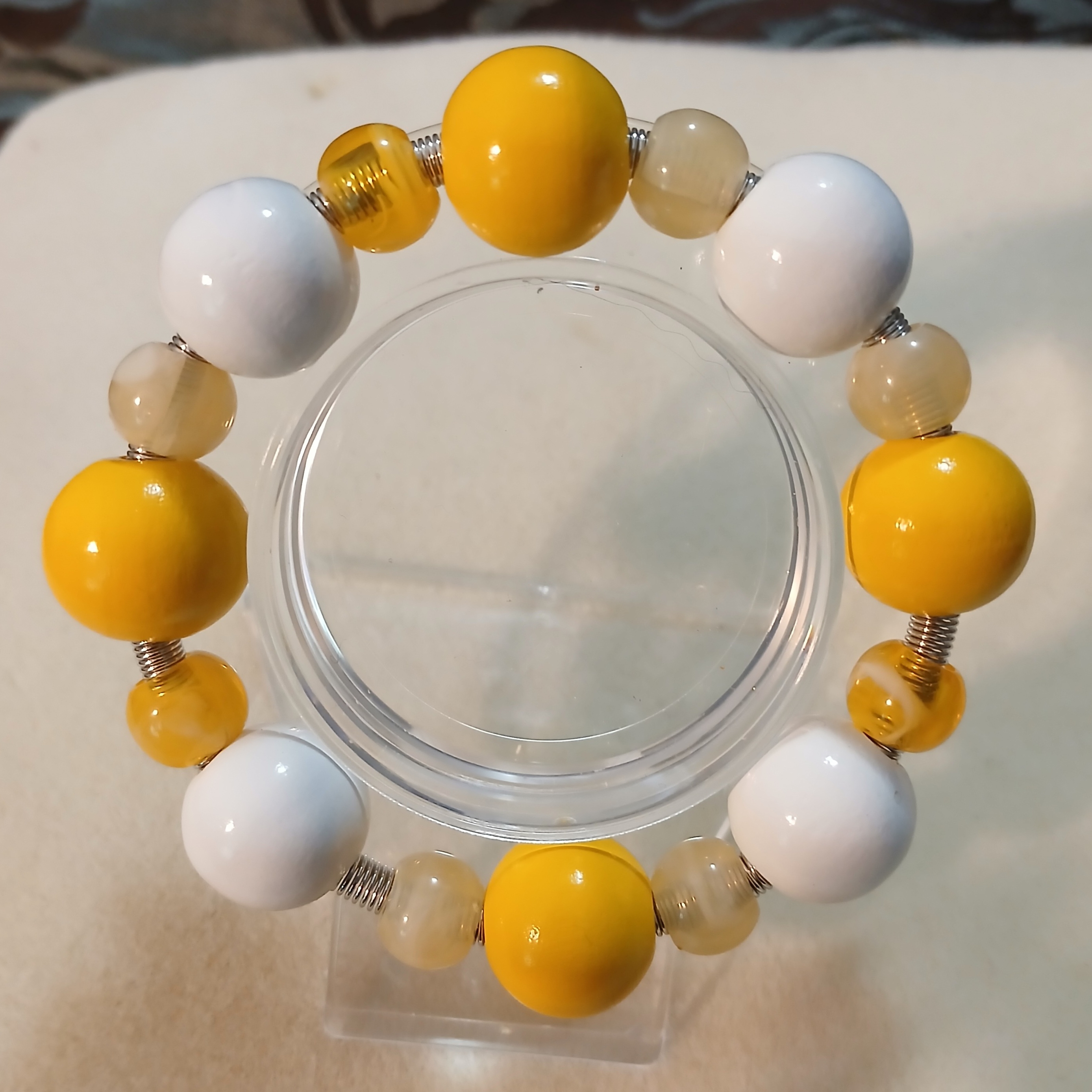 Nwt Handcrated Yellow And White Wooden Beads Beaded Bracelet 13$